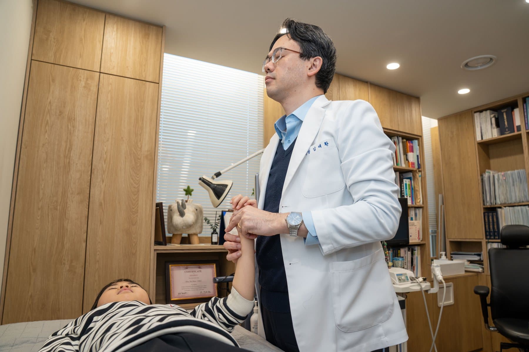 어린이 틱장애, 혼내면 안 되는 이유